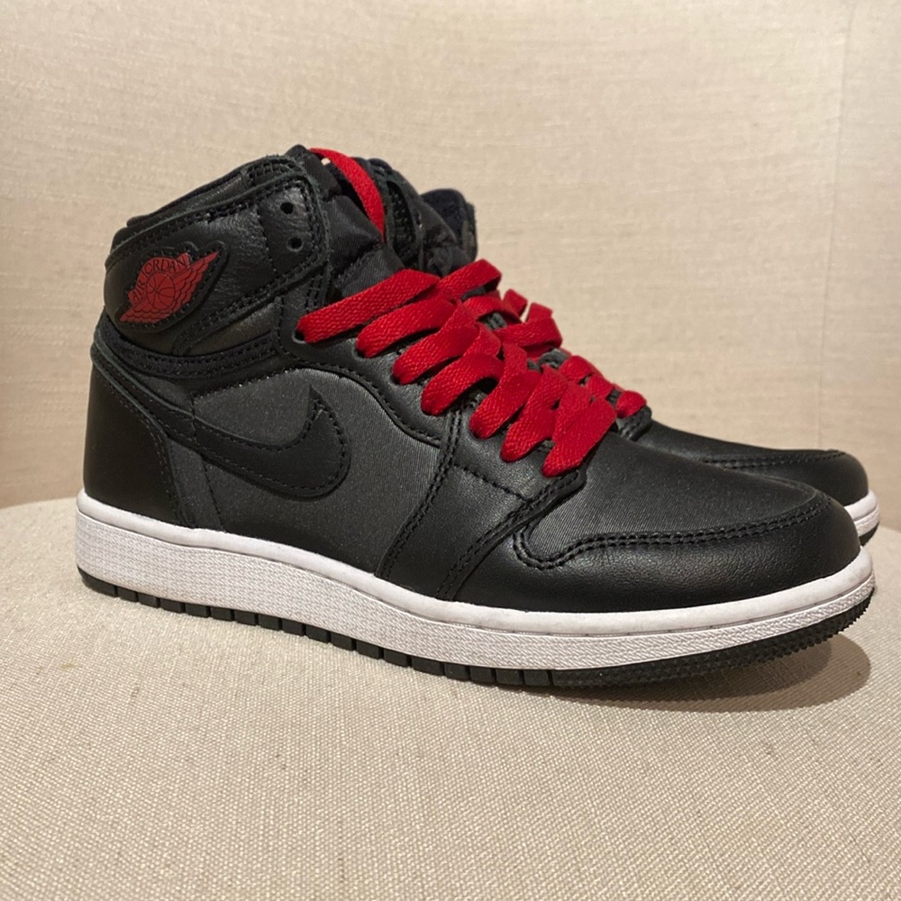 Nike Air Jordan 1 Retro High Black Satin Gym Red Sz 4.5Y